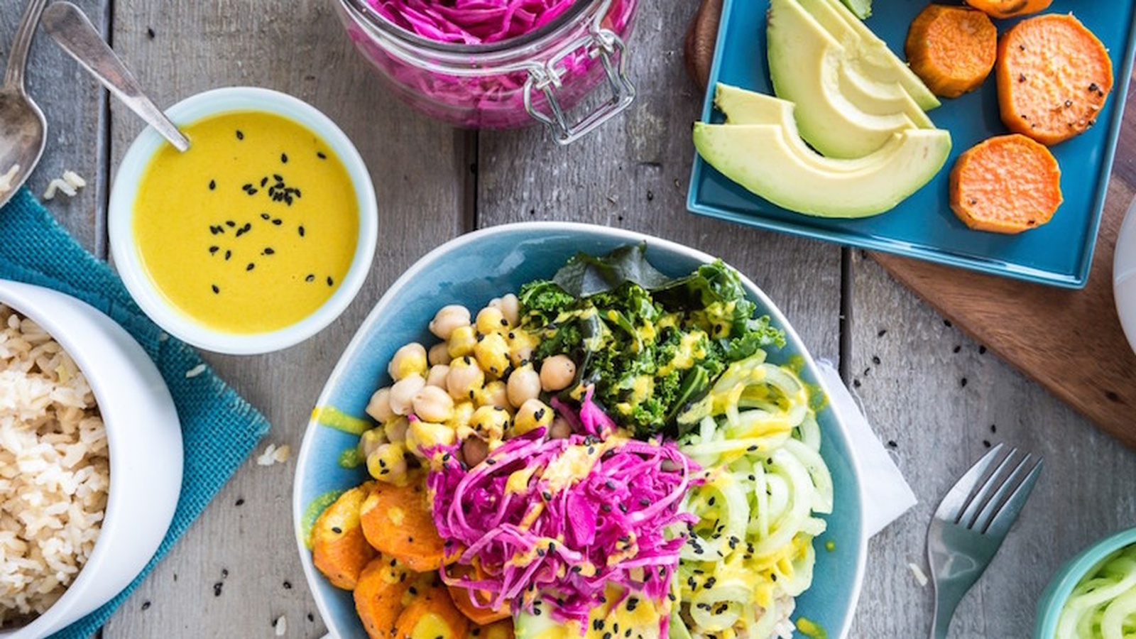5 Nourish Bowls We Love & How To Make The Perfect Mix